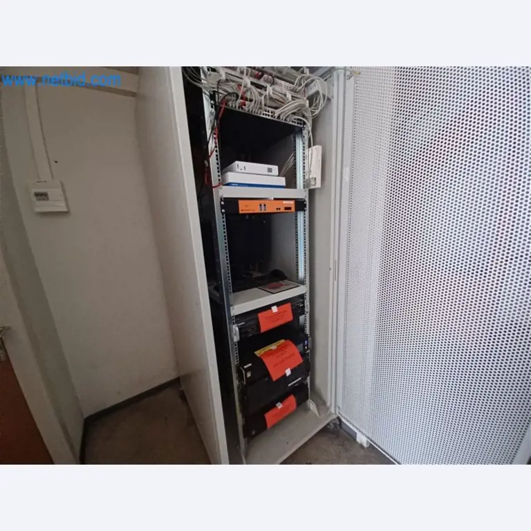 Kovoobráběcí stroje: včetně obráběcích center s příslušenstvím-2