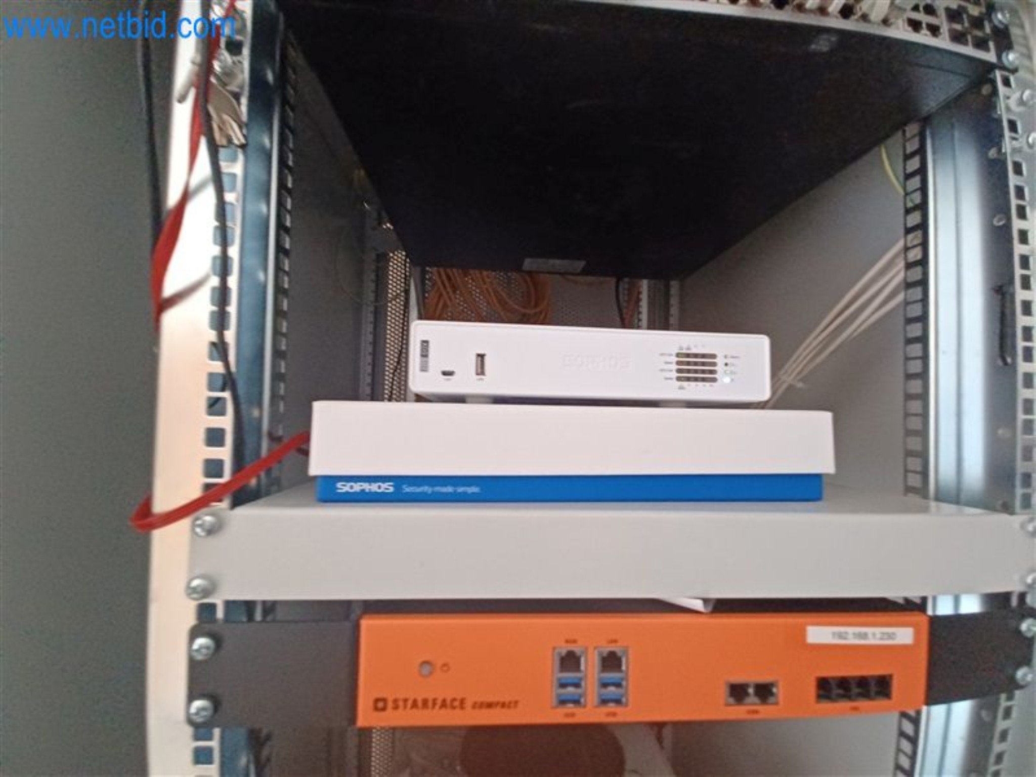 Metalworking machines: including machining centers with accessories-3