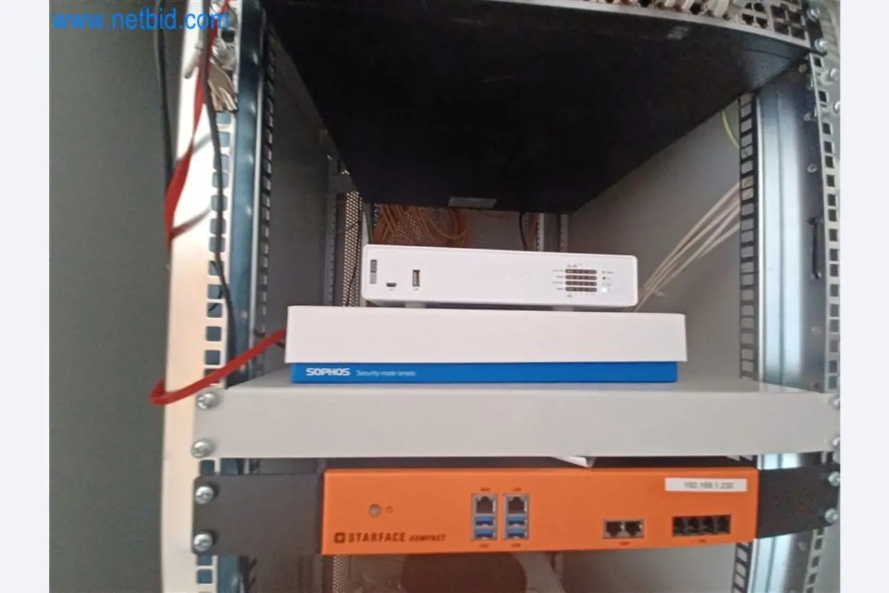 Kovoobráběcí stroje: včetně obráběcích center s příslušenstvím-3