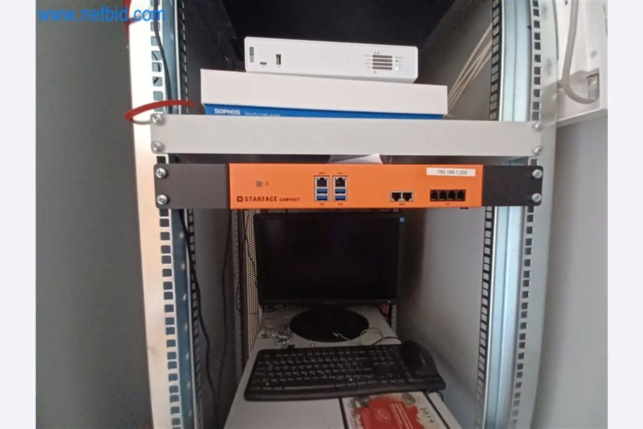 Kovoobráběcí stroje: včetně obráběcích center s příslušenstvím-4