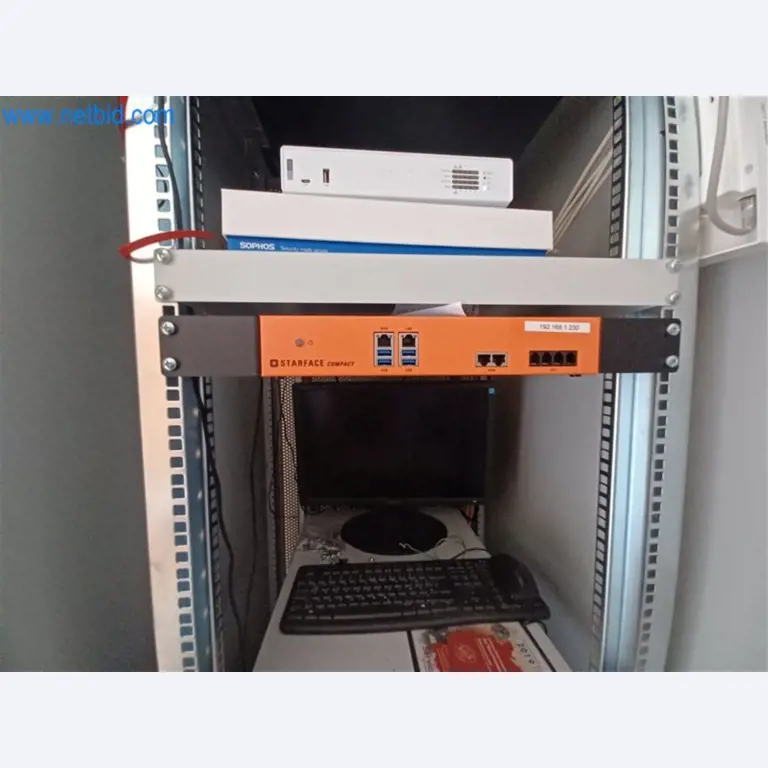 Kovoobráběcí stroje: včetně obráběcích center s příslušenstvím-4