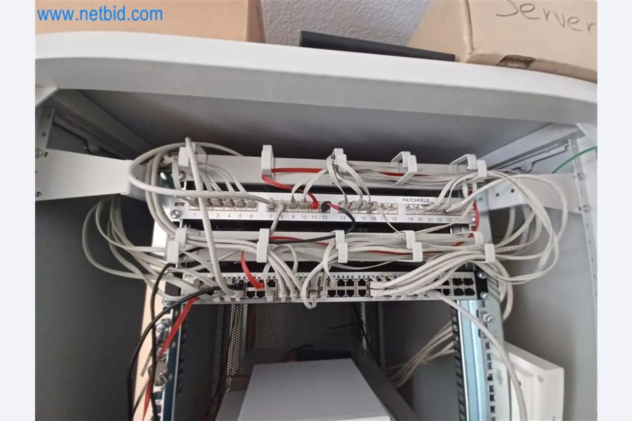 Kovoobráběcí stroje: včetně obráběcích center s příslušenstvím-7