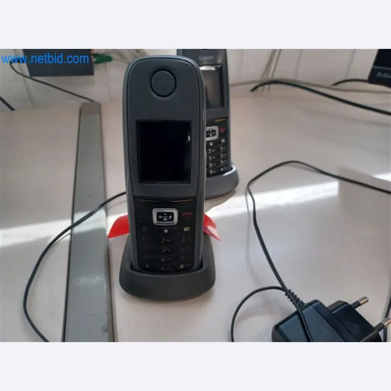 Machines pour le travail du métal : entre autres, centres d'usinage avec accessoires-1