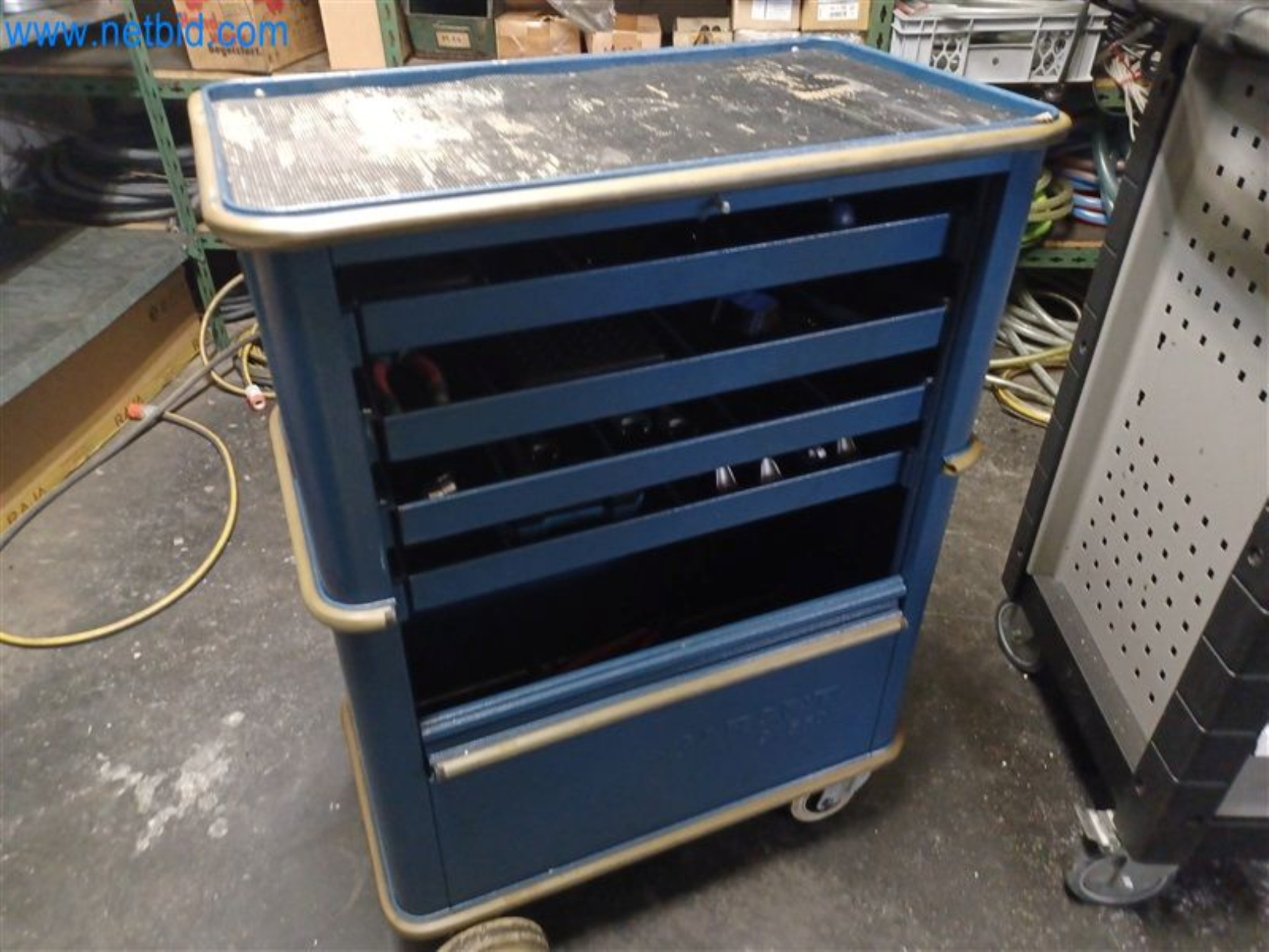 Máquinas para trabalhar metais: incluindo centros de maquinagem com acessórios-1