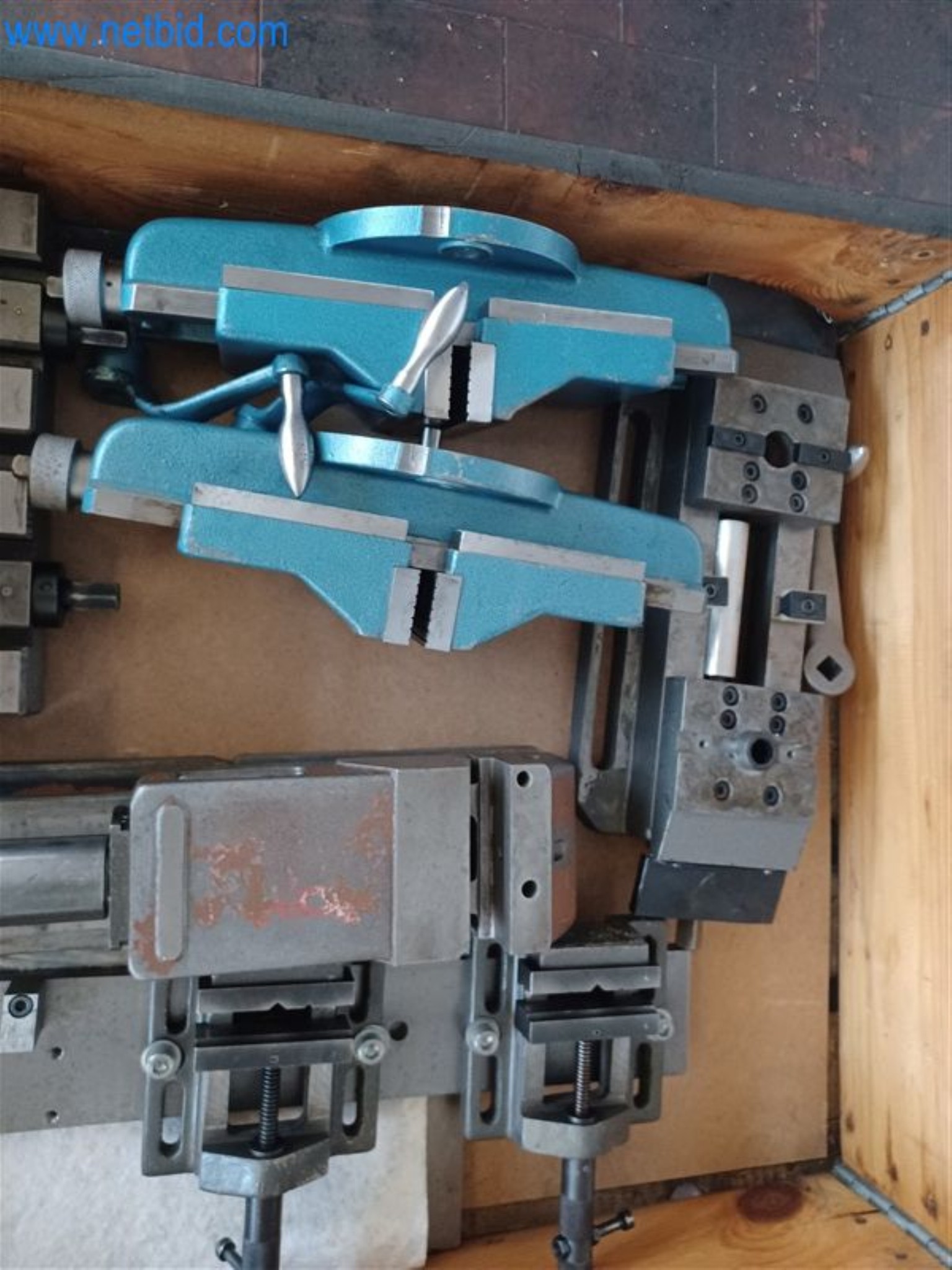 Metalworking machines: including machining centers with accessories-3