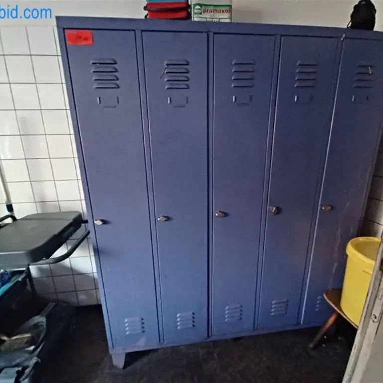 4 Employee lockers