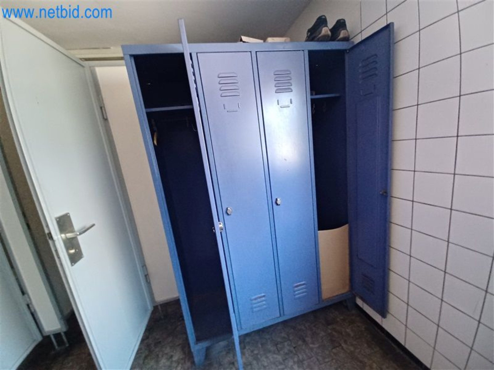 Metalworking machines: including machining centers with accessories-3