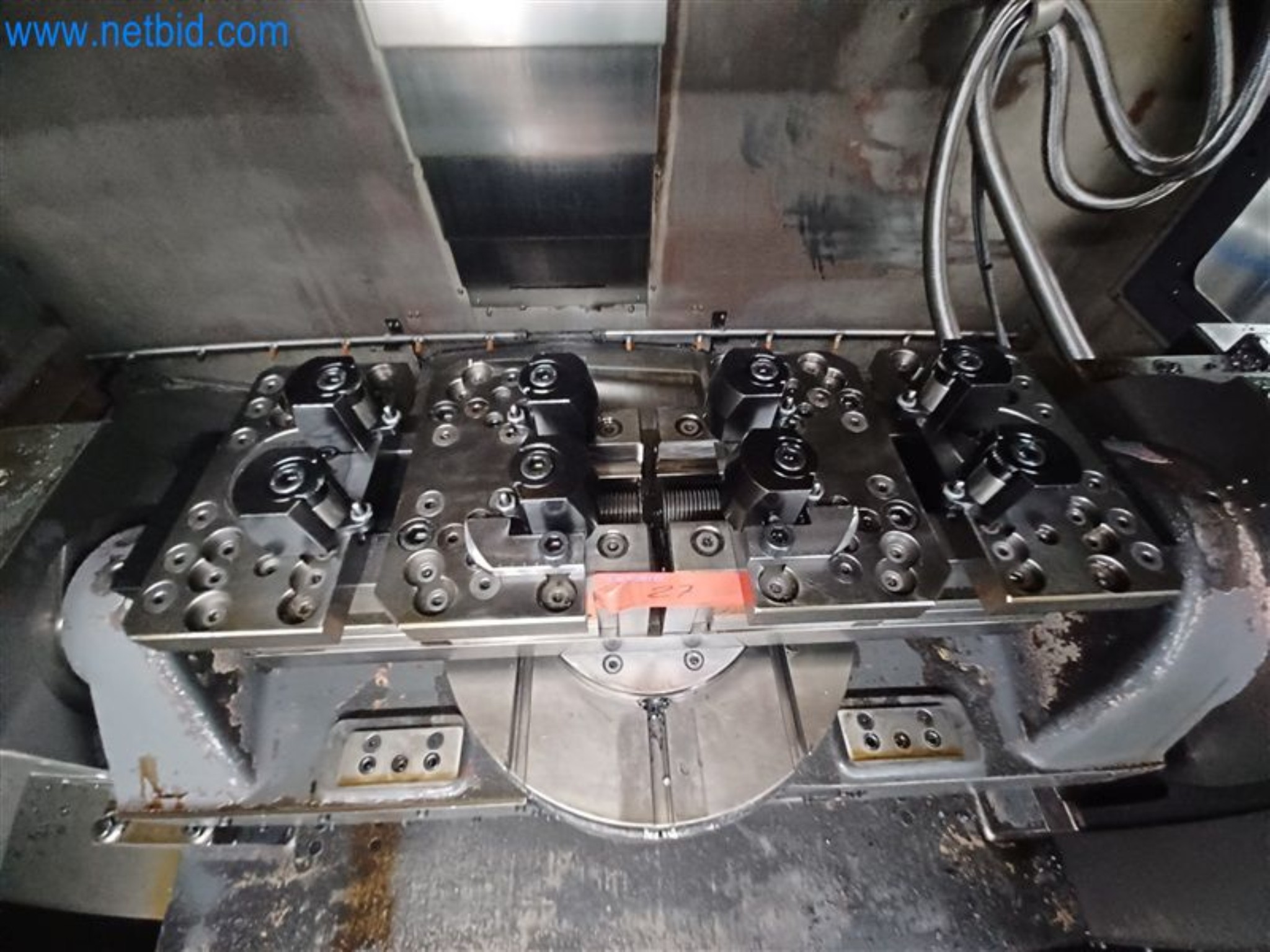 Metallverarbeitende Maschinen: u.a. Bearbeitungszentren mit Zubehör  -1