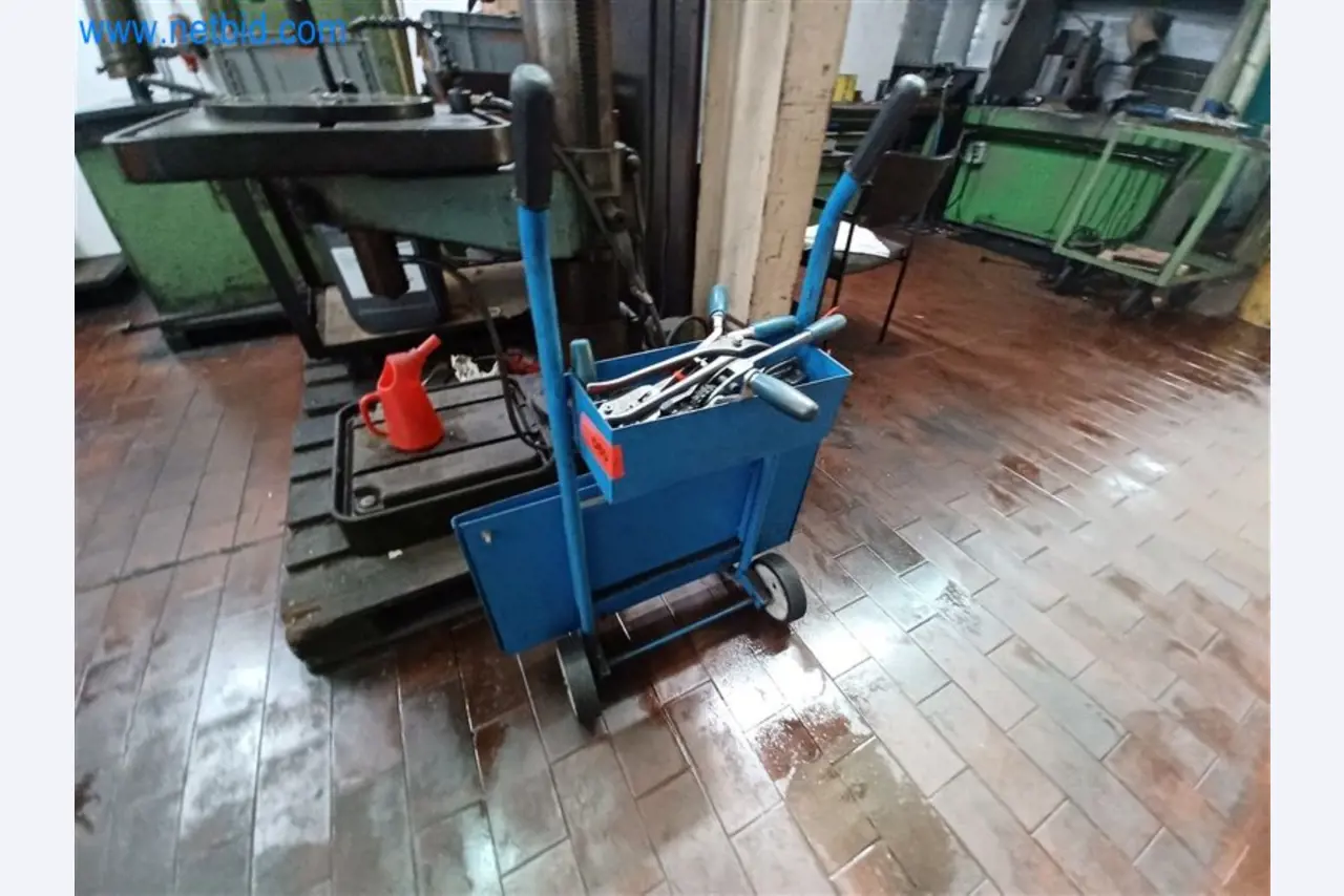 Machines pour le travail du métal : entre autres, centres d'usinage avec accessoires-2