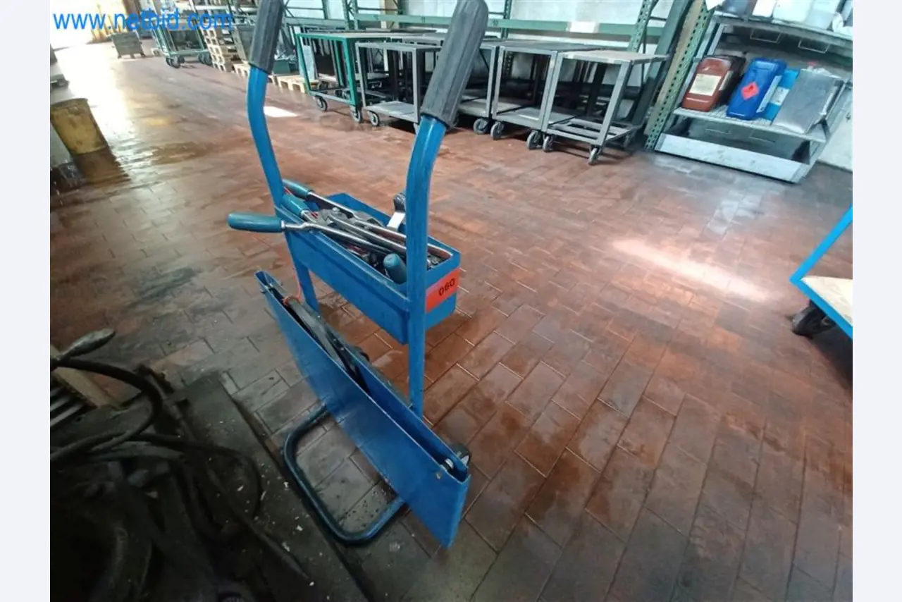 Machines pour le travail du métal : entre autres, centres d'usinage avec accessoires-3