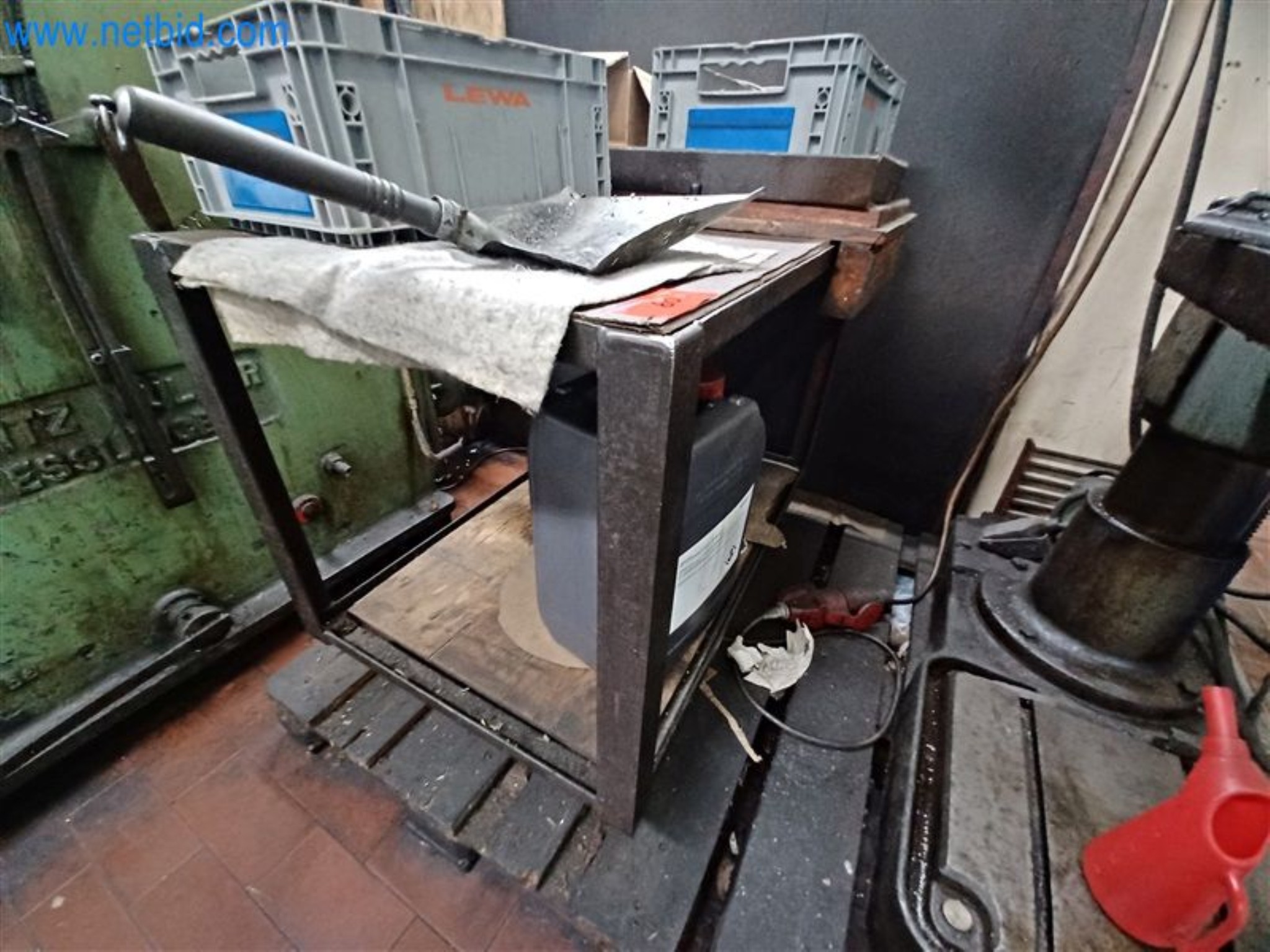 Kovoobráběcí stroje: včetně obráběcích center s příslušenstvím-4