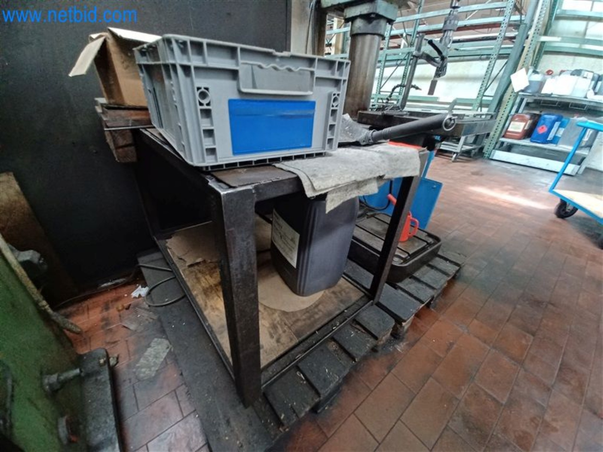 Kovoobráběcí stroje: včetně obráběcích center s příslušenstvím-5