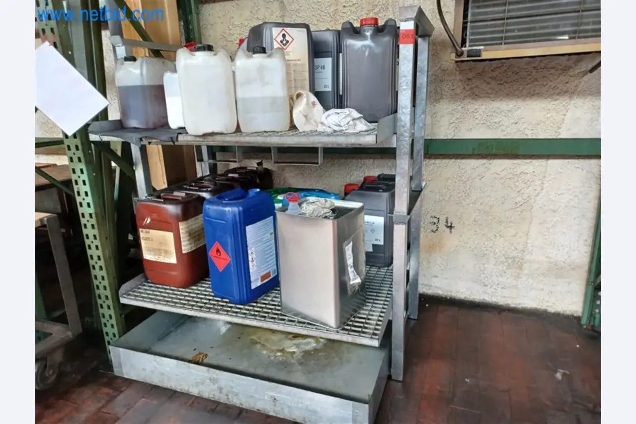 Metallverarbeitende Maschinen: u.a. Bearbeitungszentren mit Zubehör  -1