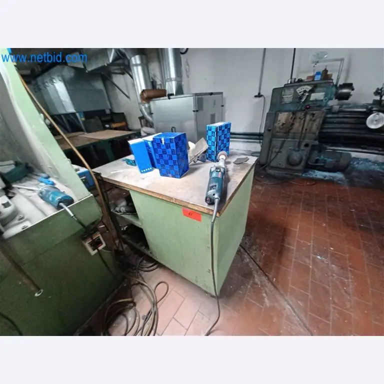 Metallverarbeitende Maschinen: u.a. Bearbeitungszentren mit Zubehör  -2