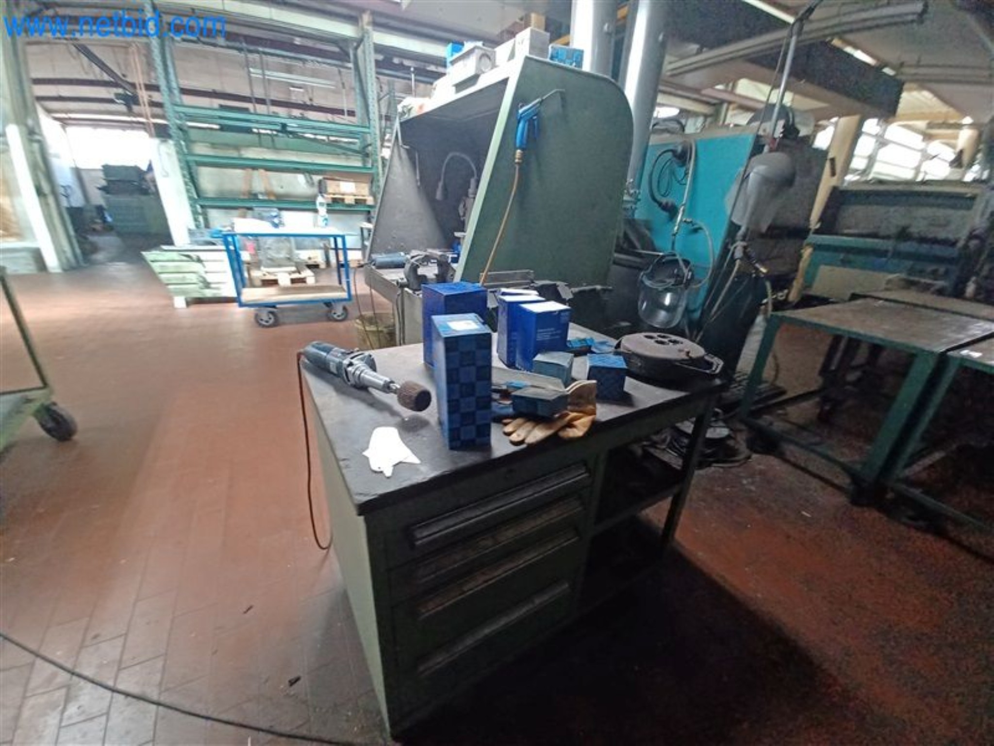 Machines pour le travail du métal : entre autres, centres d'usinage avec accessoires-3