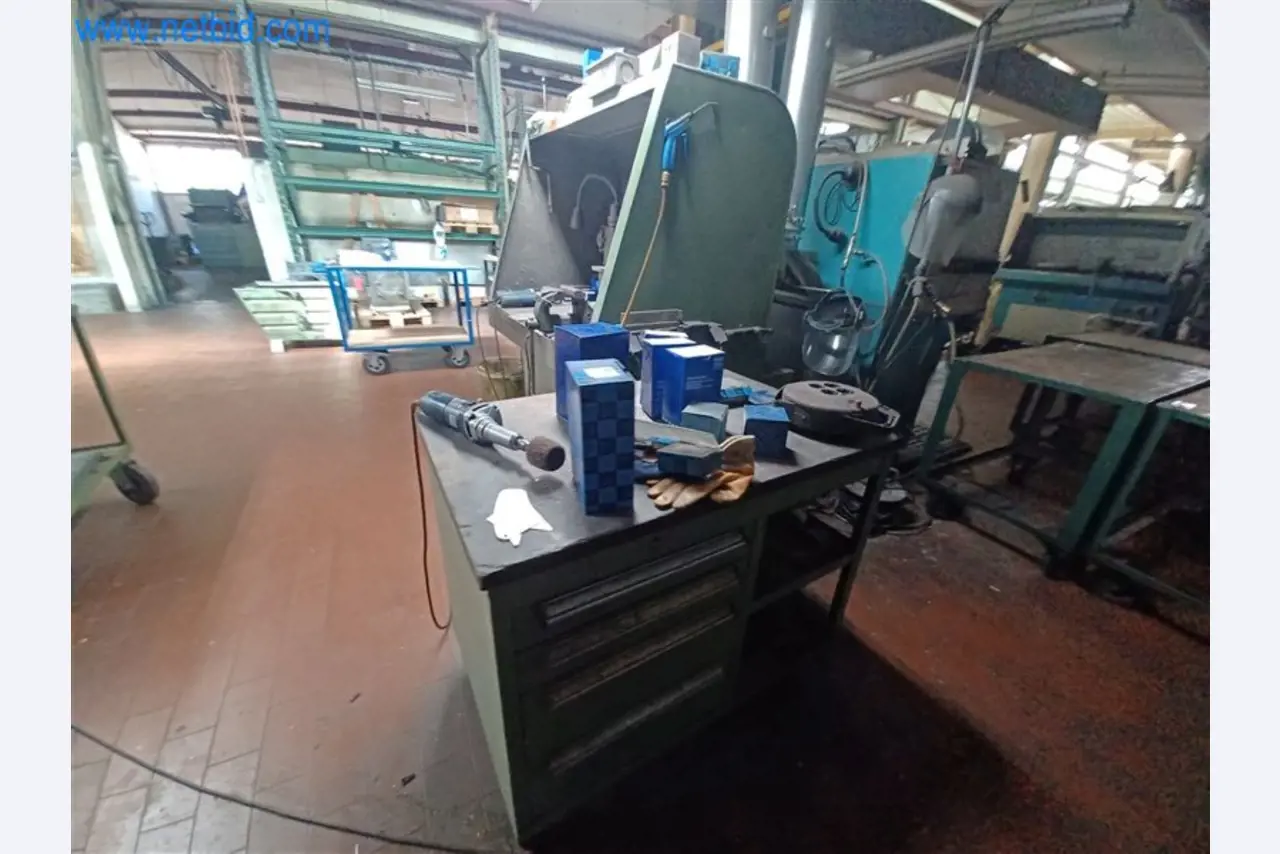 Metallverarbeitende Maschinen: u.a. Bearbeitungszentren mit Zubehör  -3