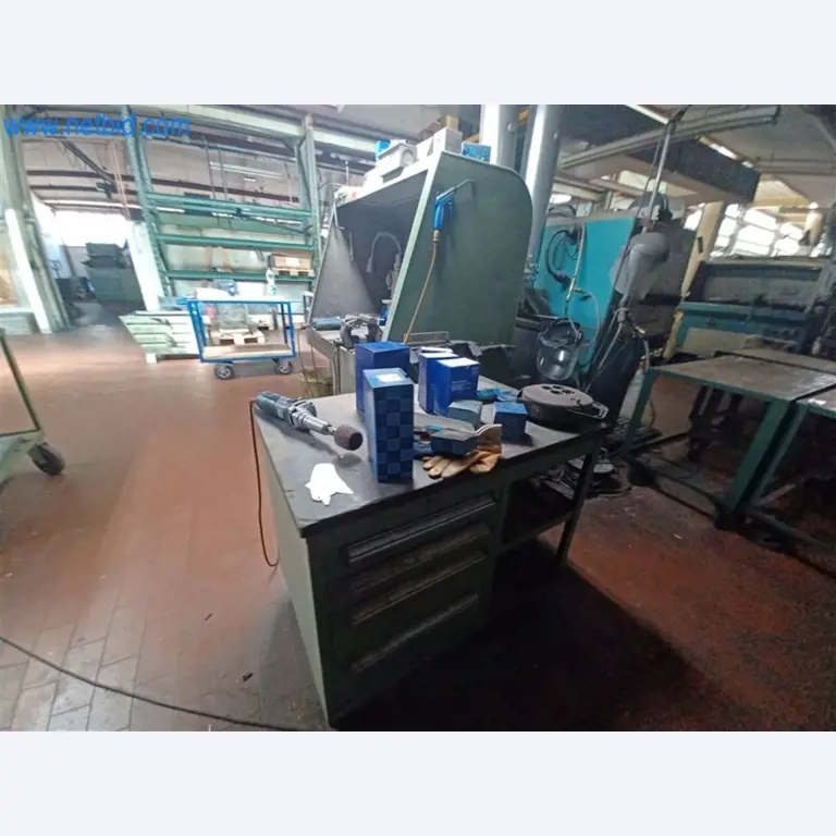 Metallverarbeitende Maschinen: u.a. Bearbeitungszentren mit Zubehör  -3