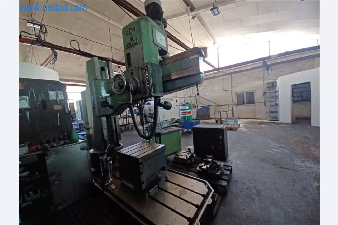 Metalworking machines: including machining centers with accessories-3