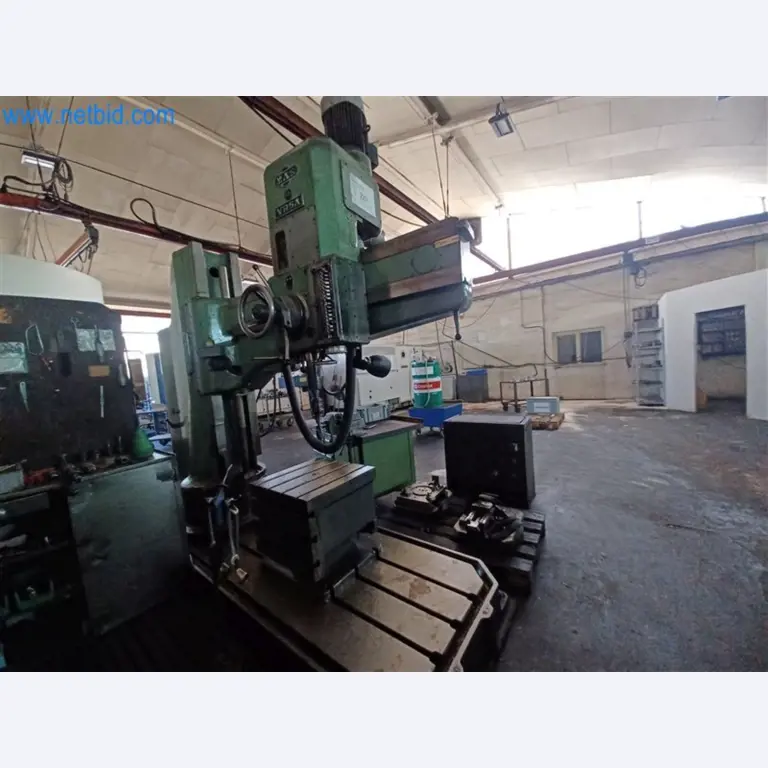 Metalworking machines: including machining centers with accessories-3