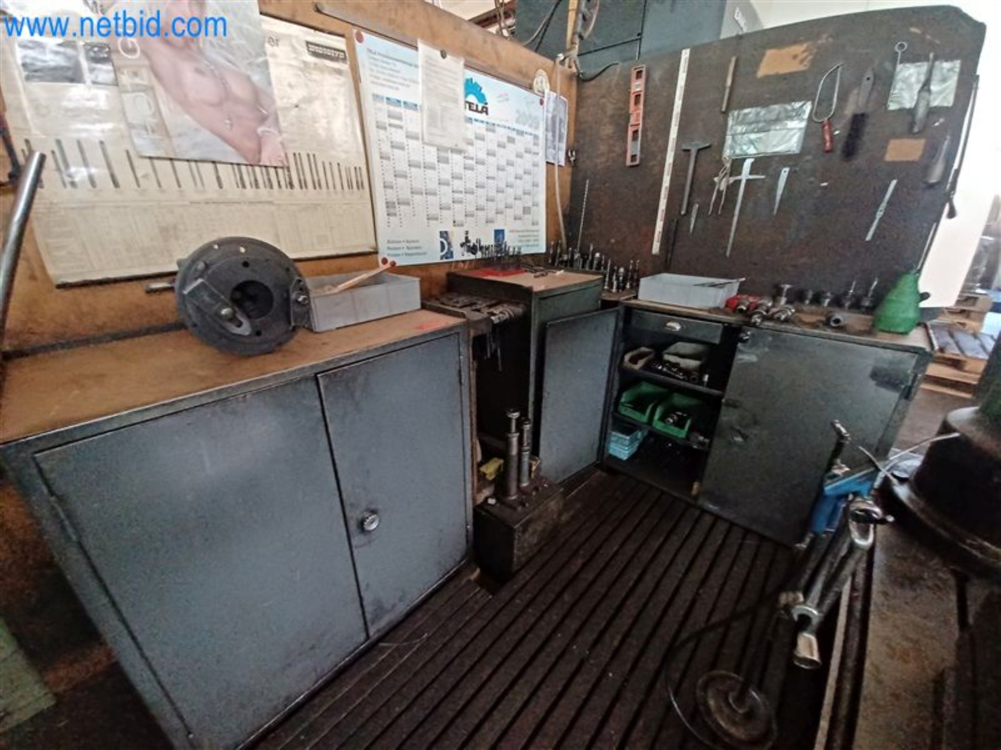 Metalworking machines: including machining centers with accessories-4