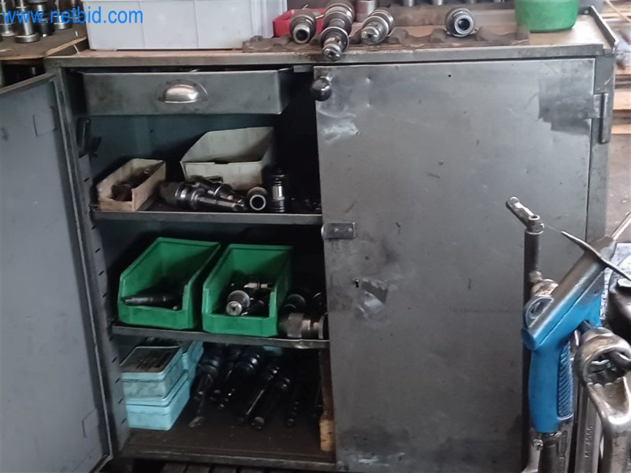 Metalworking machines: including machining centers with accessories-5