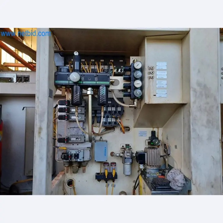 Kovoobráběcí stroje: včetně obráběcích center s příslušenstvím-11