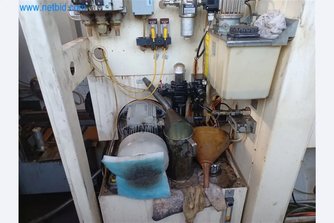 Kovoobráběcí stroje: včetně obráběcích center s příslušenstvím-12