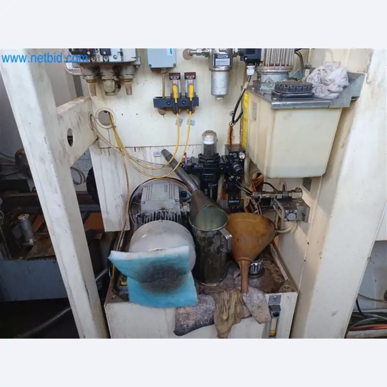 Kovoobráběcí stroje: včetně obráběcích center s příslušenstvím-12