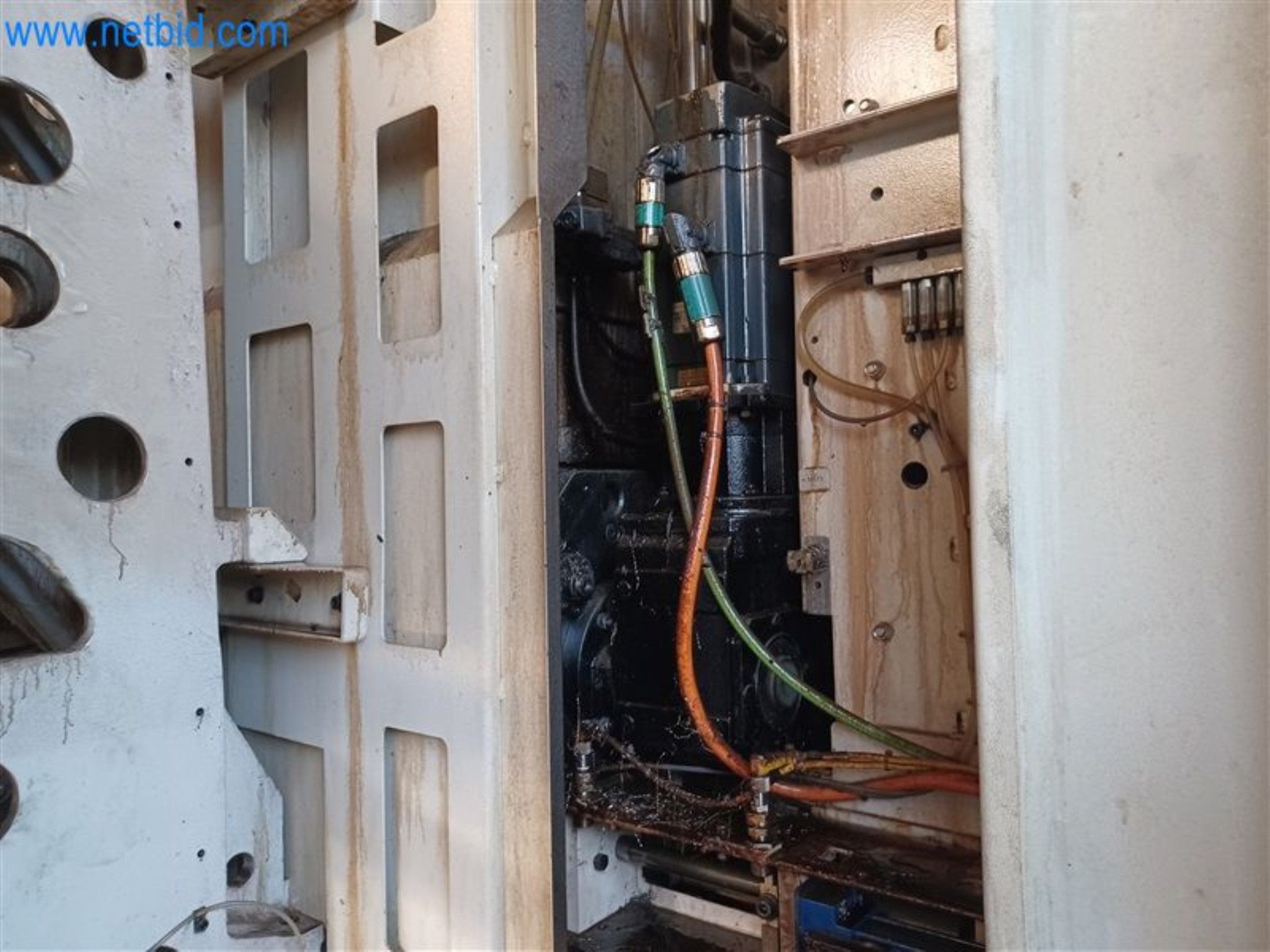 Máquinas para trabajar los metales: incluidos los centros de mecanizado con accesorios-13