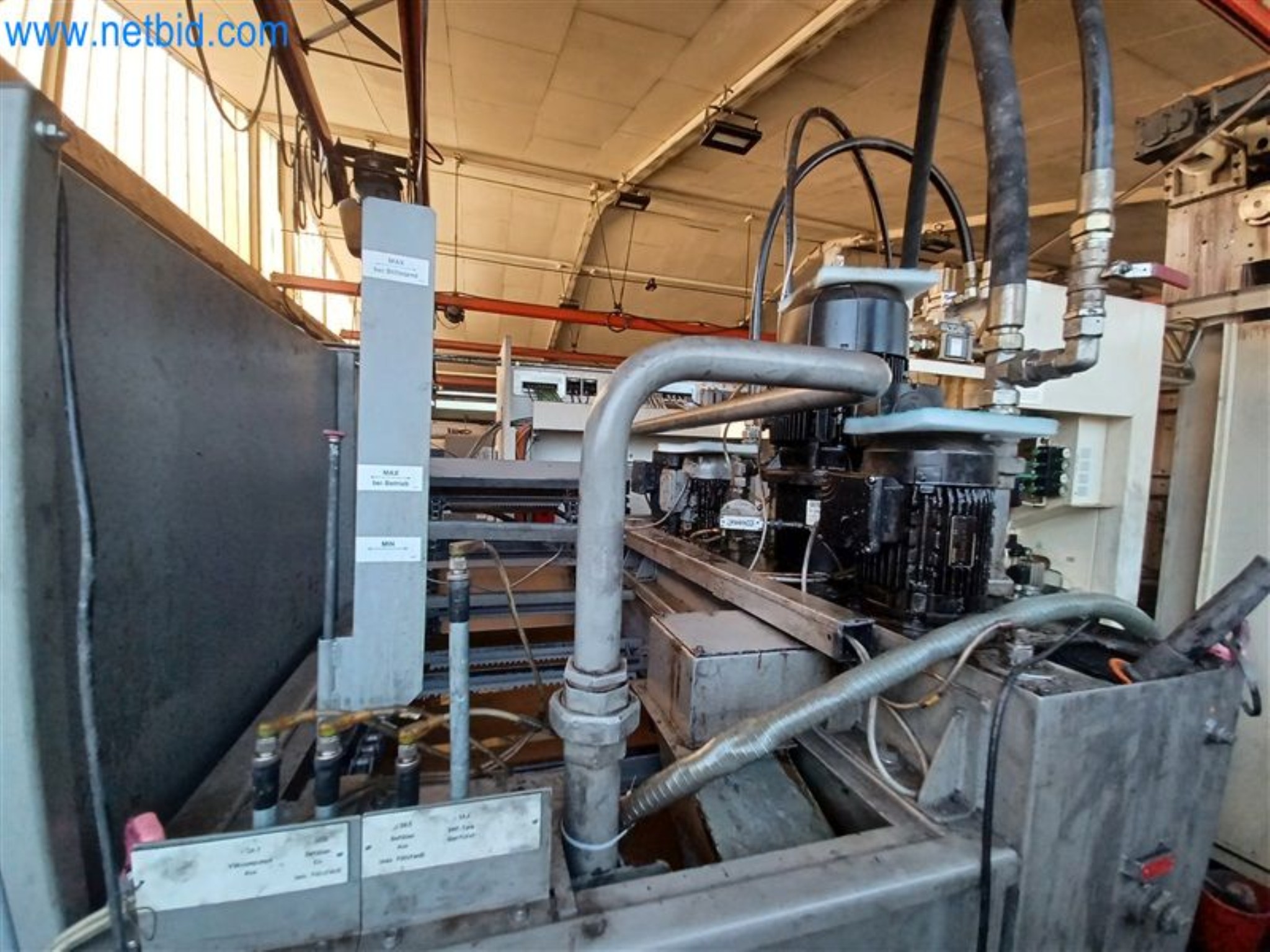 Máquinas para trabajar los metales: incluidos los centros de mecanizado con accesorios-9