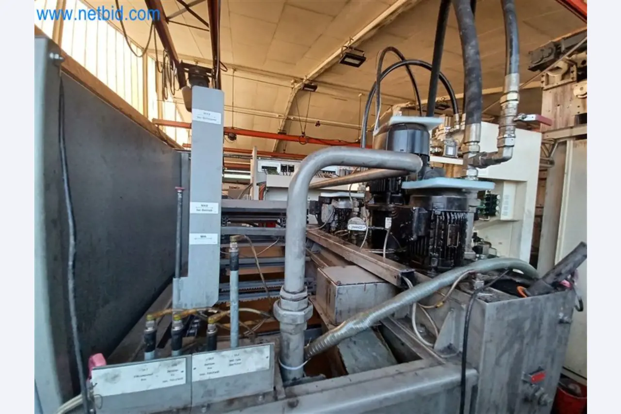 Kovoobráběcí stroje: včetně obráběcích center s příslušenstvím-9