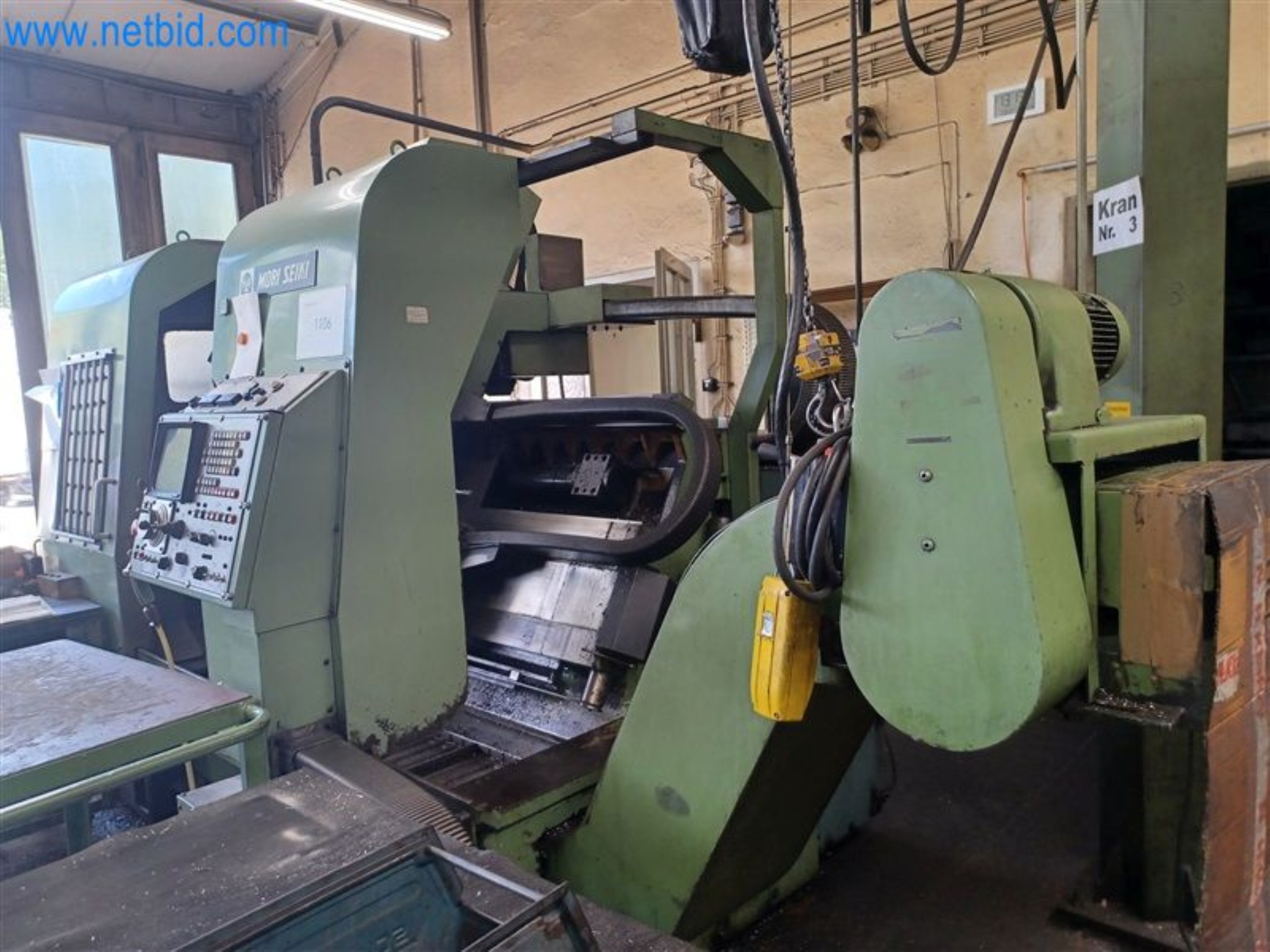 Machines pour le travail du métal : entre autres, centres d'usinage avec accessoires-4