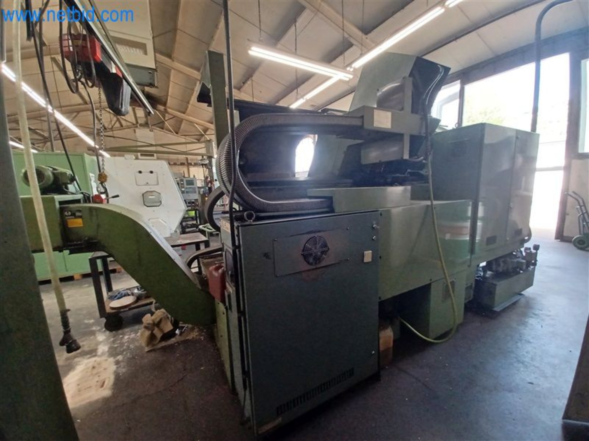 Machines pour le travail du métal : entre autres, centres d'usinage avec accessoires-5