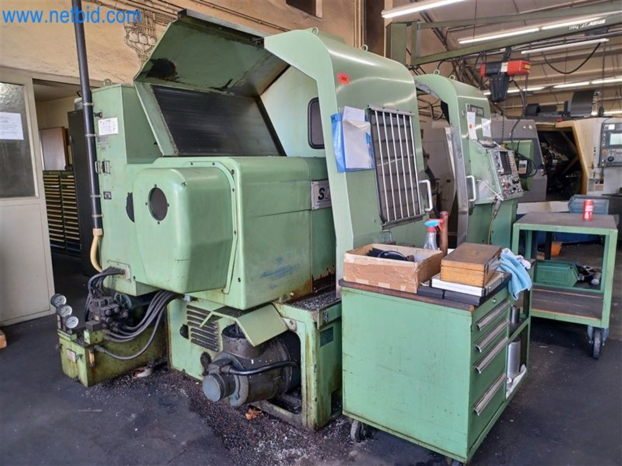 Machines pour le travail du métal : entre autres, centres d'usinage avec accessoires-7