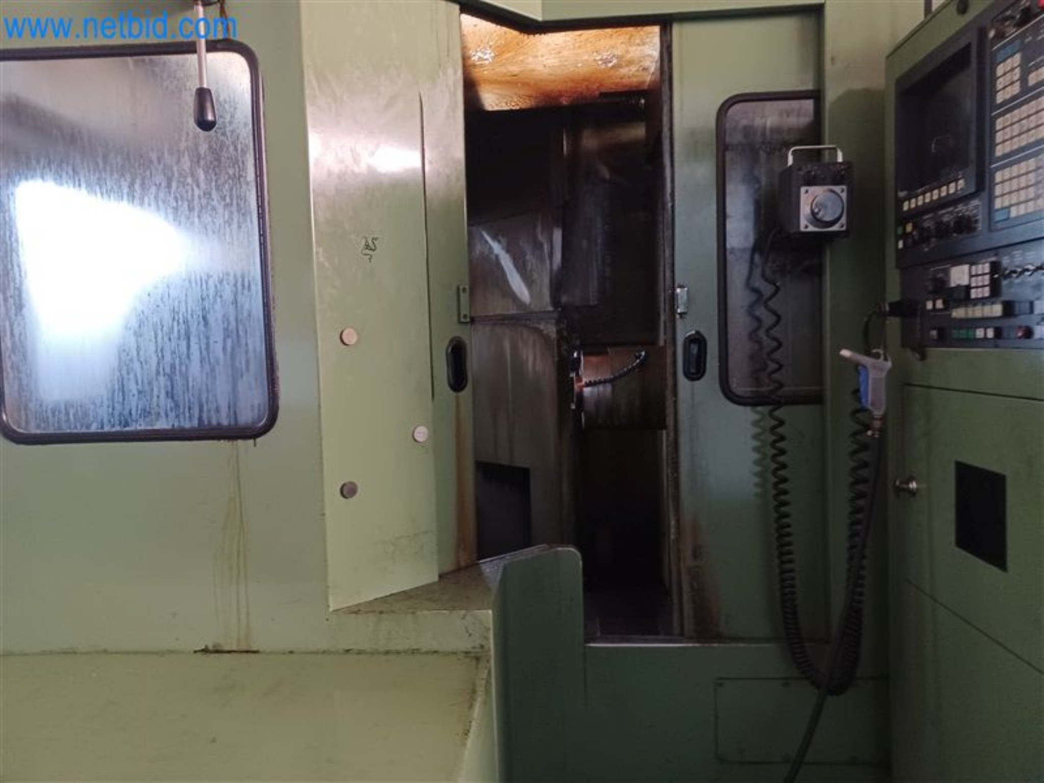 Máquinas para trabajar los metales: incluidos los centros de mecanizado con accesorios-4