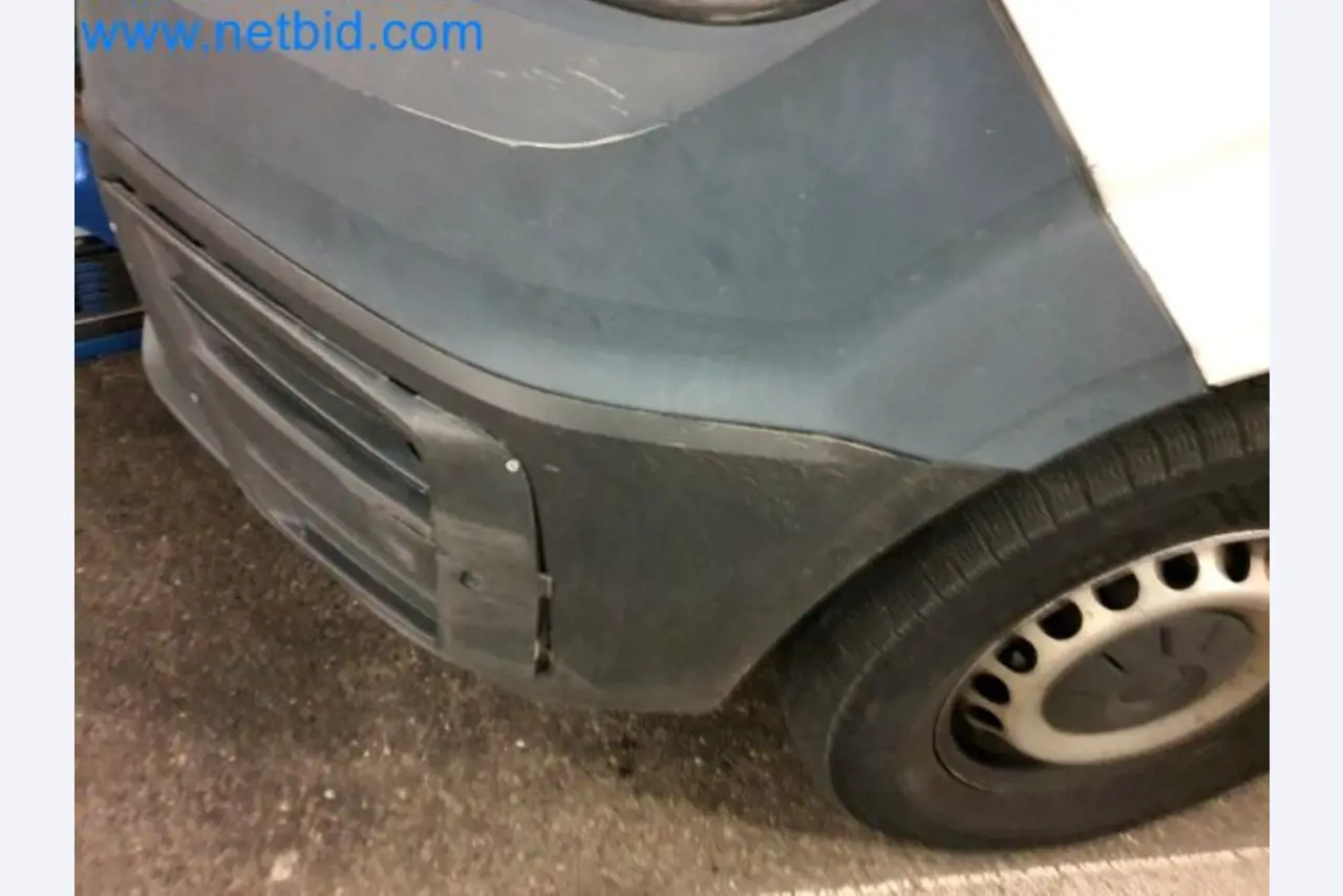 Transporteur van een pakketdienst-13