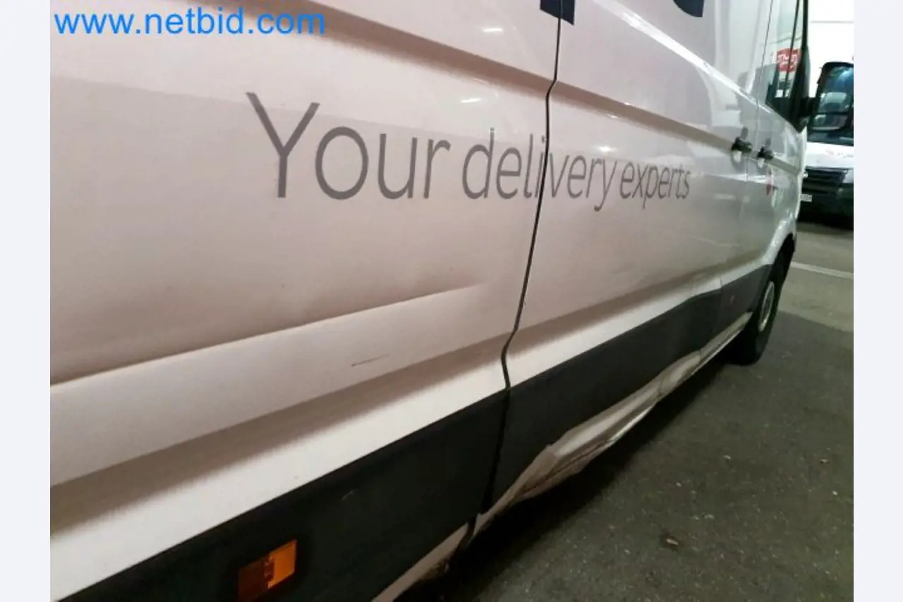 Transporteur van een pakketdienst-23