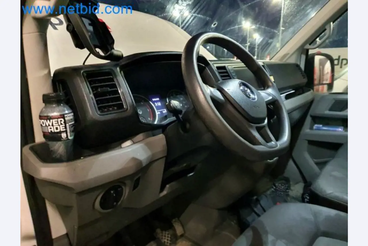 Transporteur van een pakketdienst-8