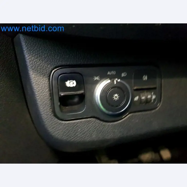 Transporteur van een pakketdienst-12