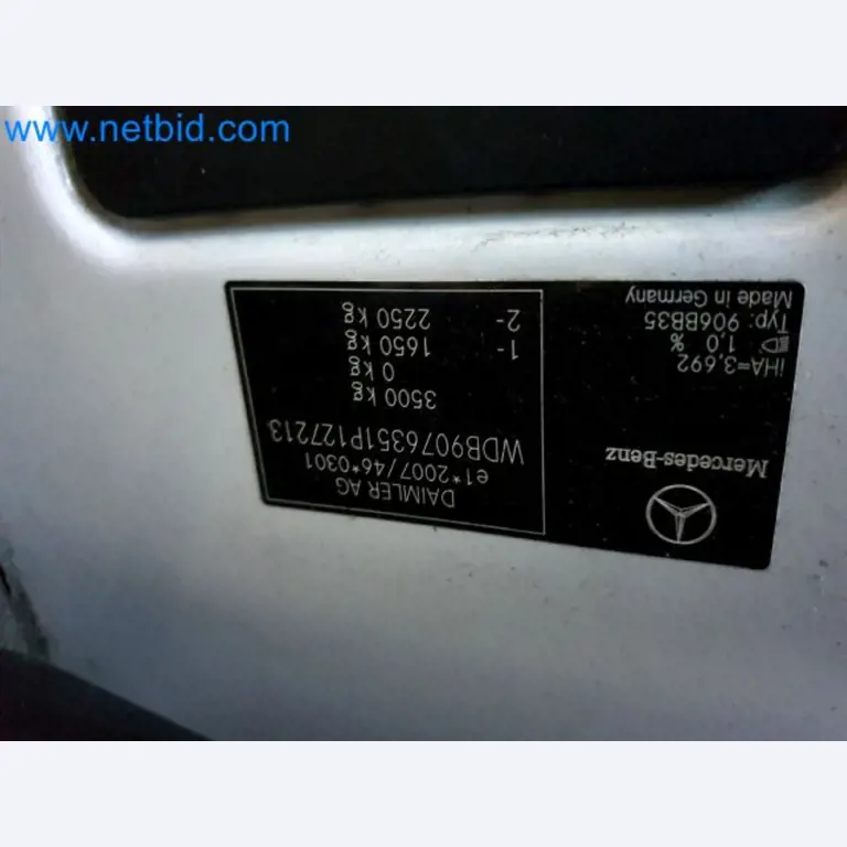 Transporteur van een pakketdienst-13