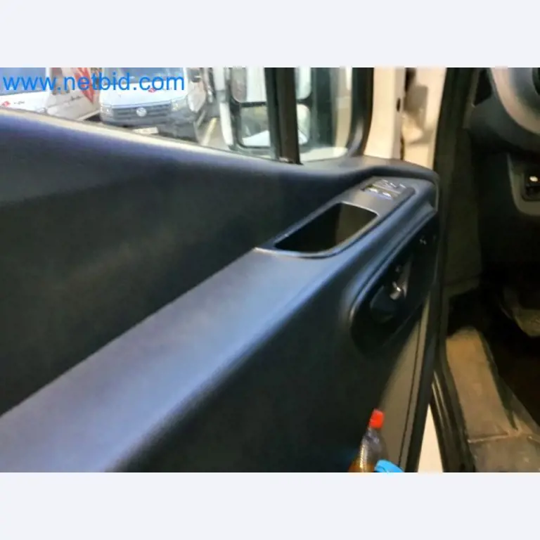 Transporteur van een pakketdienst-15