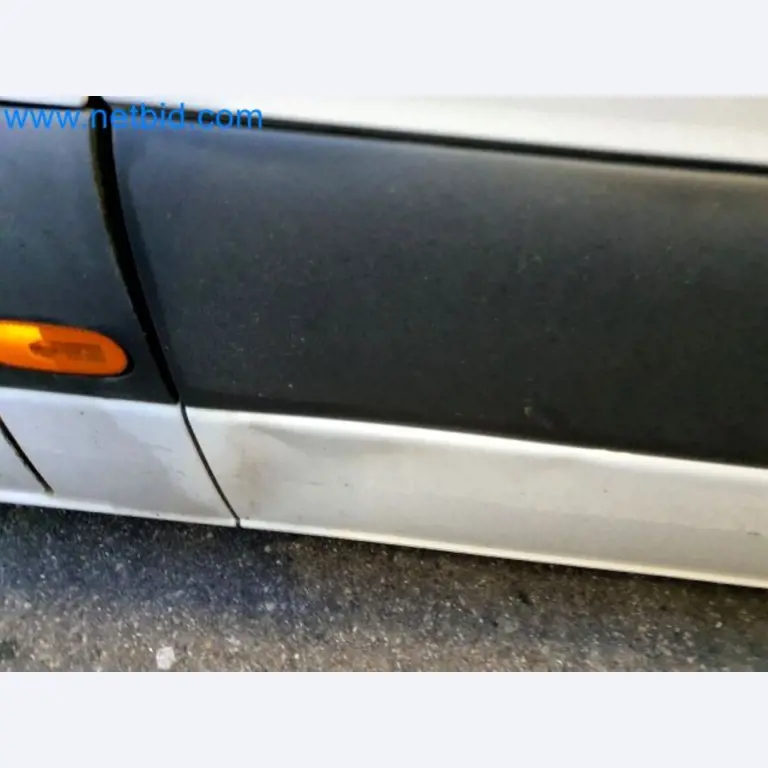 Transporteur van een pakketdienst-18