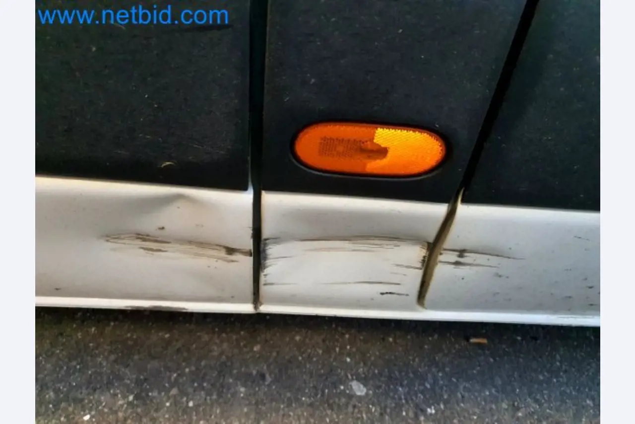 Transporteur van een pakketdienst-23