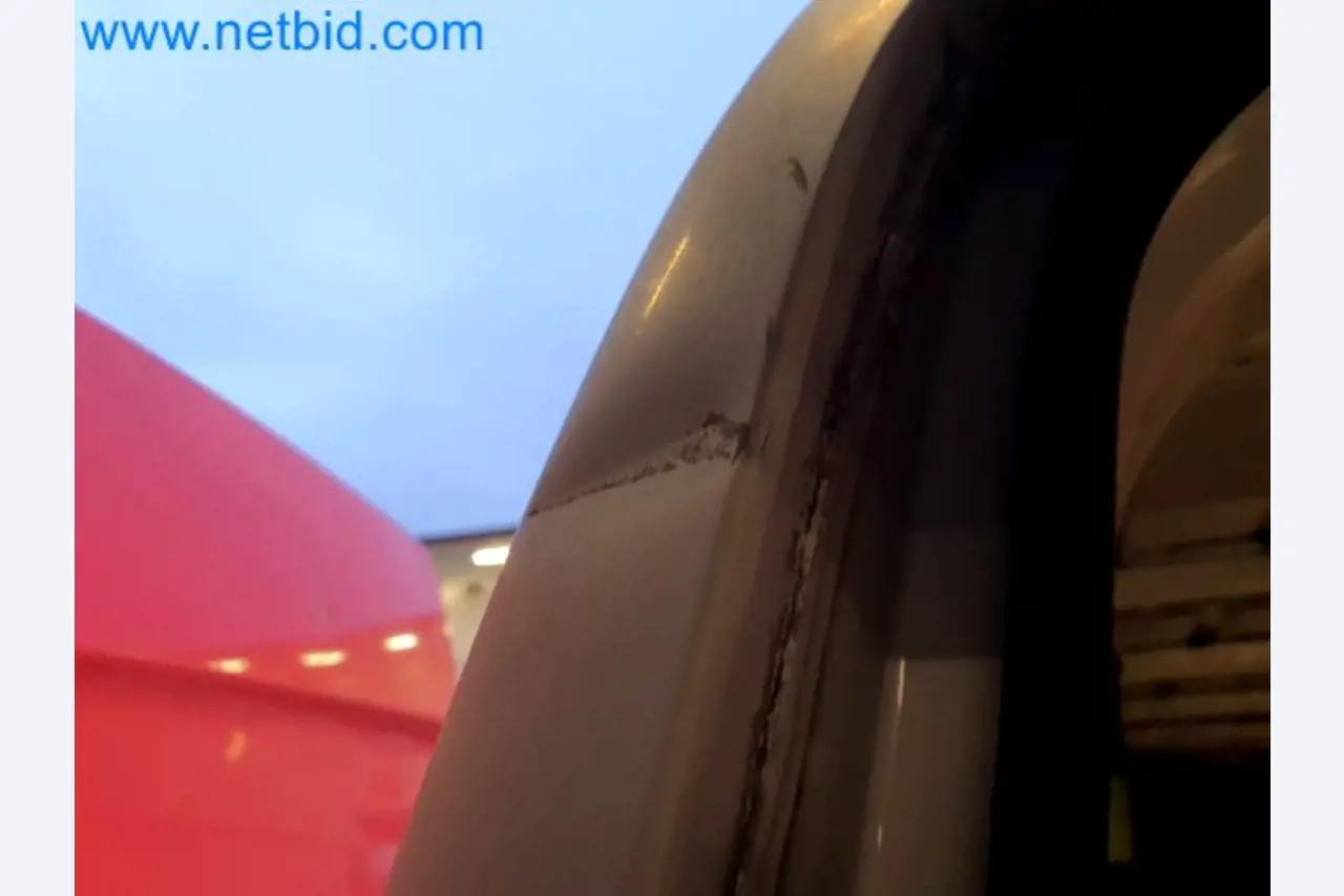 Transporteur van een pakketdienst-27