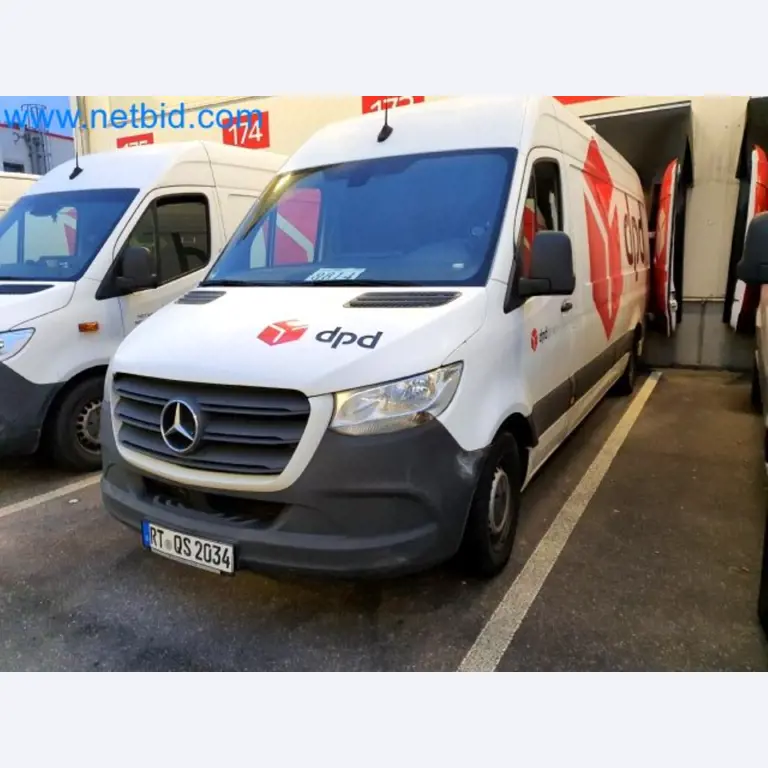 Transporteur van een pakketdienst-2