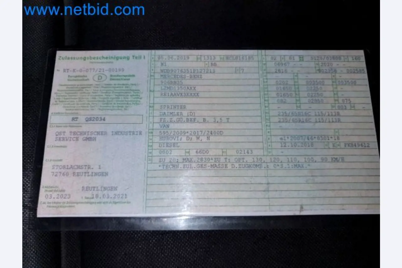 Transporteur van een pakketdienst-3