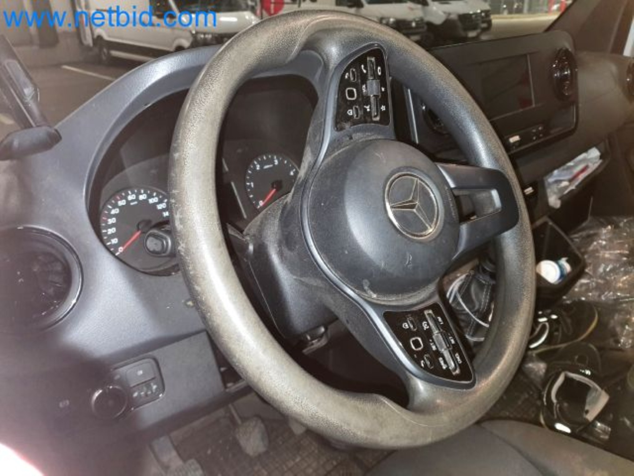 Przewoźnik paczek-12