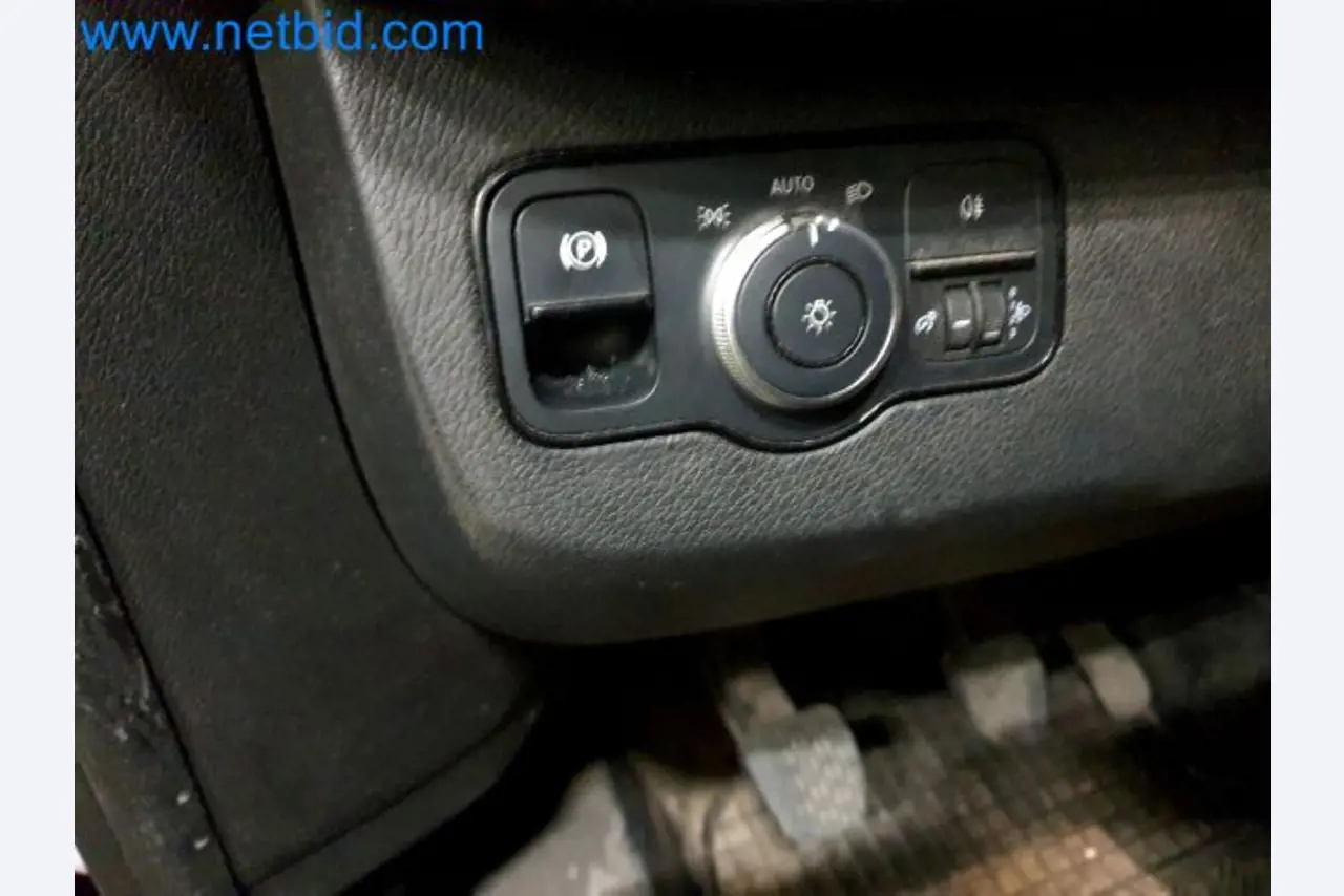 Přepravce balíkové služby-13