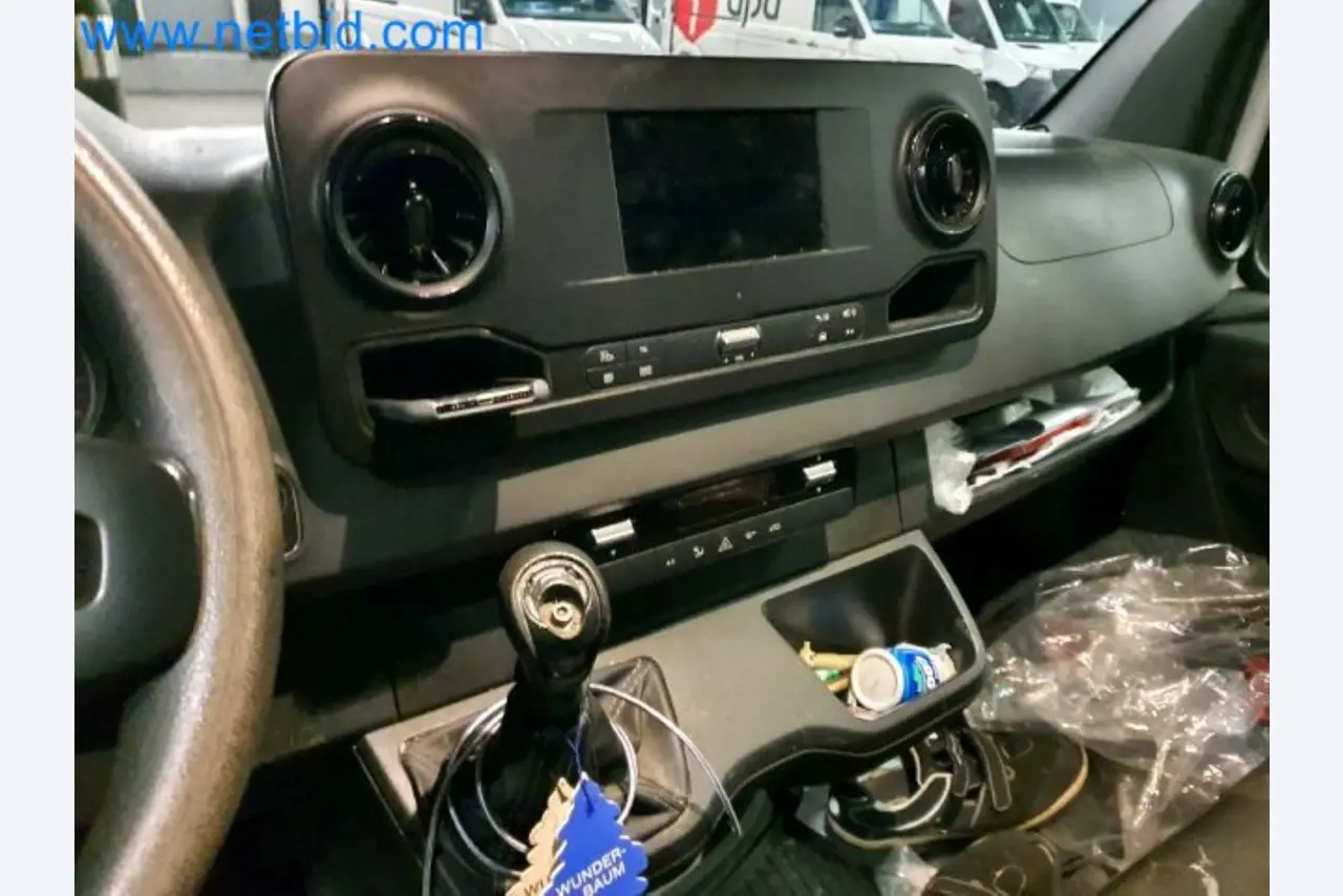 Přepravce balíkové služby-14