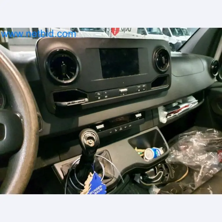 Přepravce balíkové služby-14